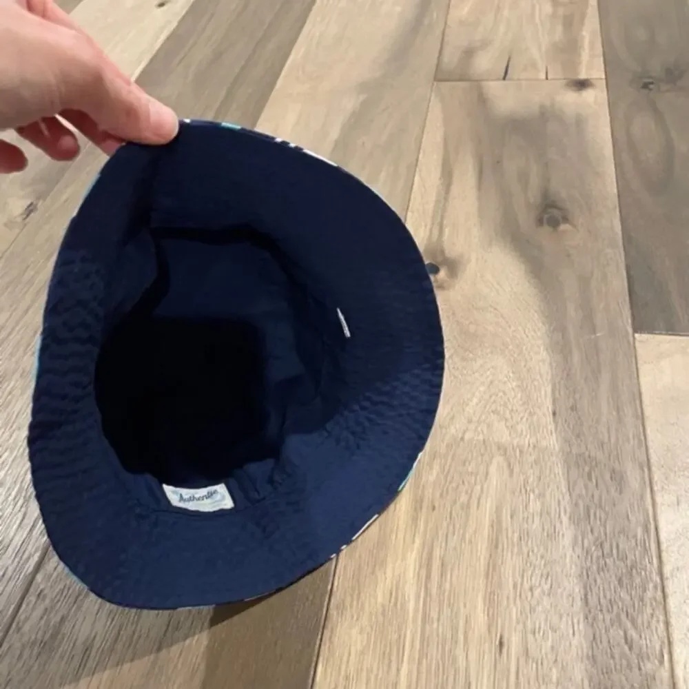 Carter’s sun hat size 2T - 5T